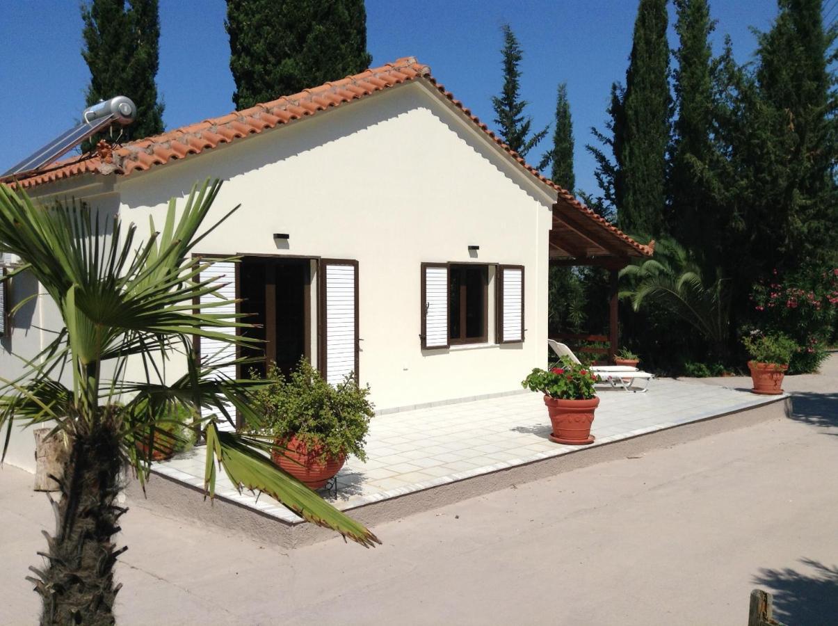 Gialova Garden Bungalow Exterior photo