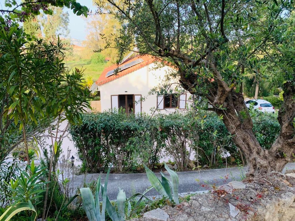 Gialova Garden Bungalow Exterior photo