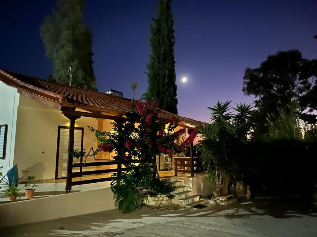 Gialova Garden Bungalow Exterior photo